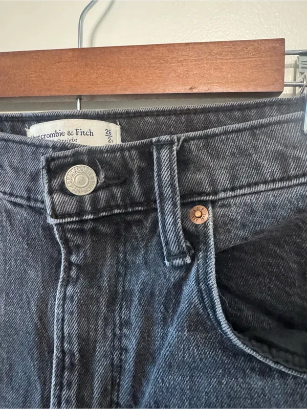 Abercrombie & Fitch The ‘90s Straight Ultra-High Rise Jeans in Washed Black - Image 7