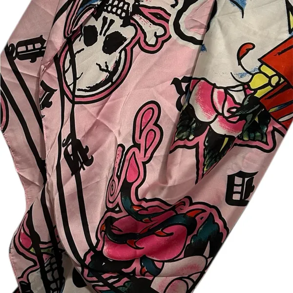 NWT Ed Hardy Pink Skull & Roses Graphic Scarf/Wrap - Image 5
