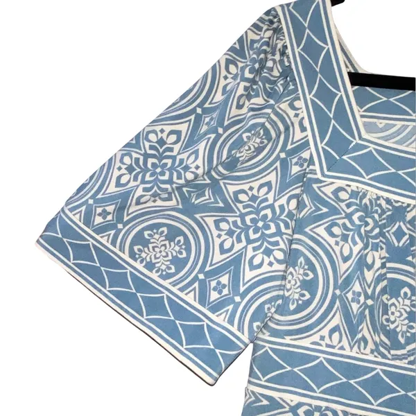 BCBGMaxazria Blue Cream Tile Print‎ Top Medium Square Neck Peplum Boho Coastal - Image 2