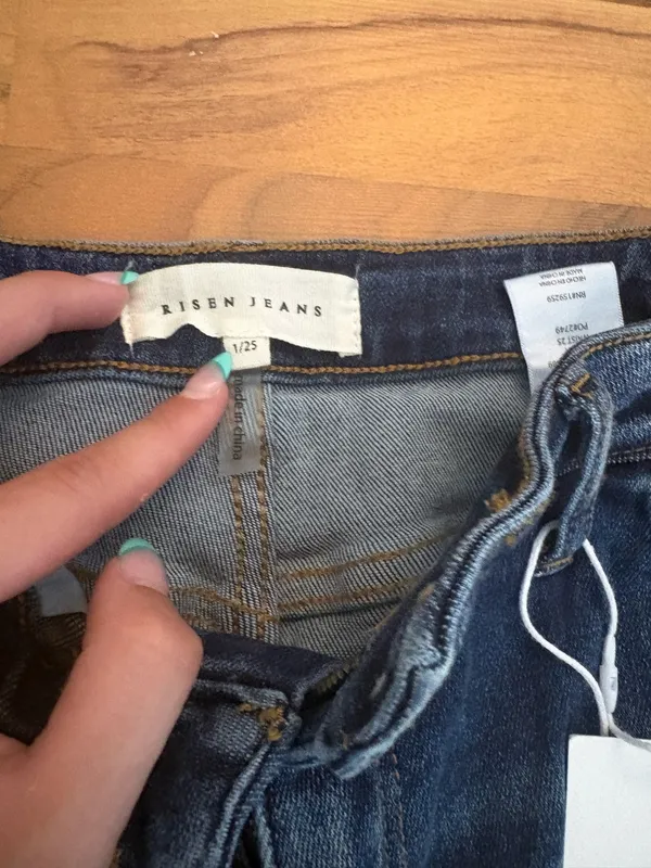 Risen jeans dark high rise cargos - Image 3