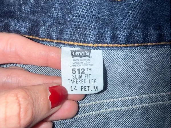 Vintage Levi's 512 Slim Fit Tapered Leg Jeans in‎ Dark Indigo Wash - Image 5