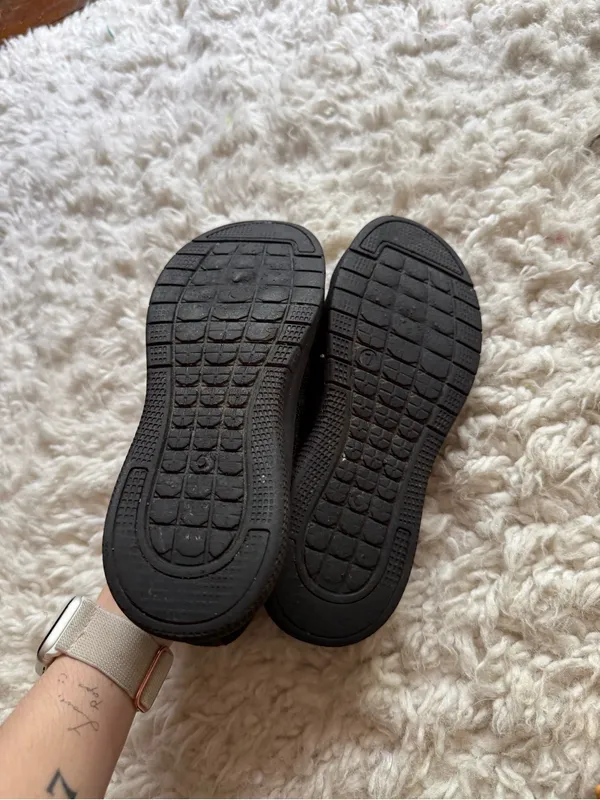 Amazon Black Knit Lace-Up Slip-On NON SLIP Sneakers - Image 3