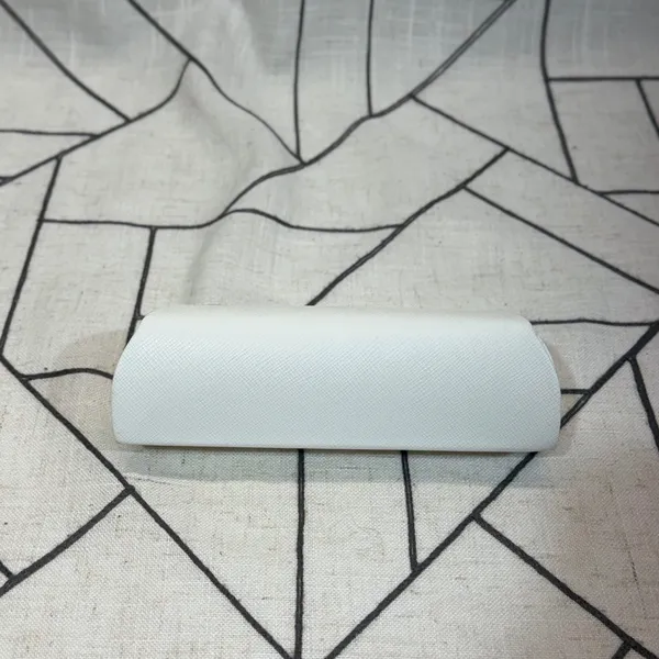 Michael Kors Sunglasses‎ Case OS White Saffiano Hard Shell Snap Closure - Image 3