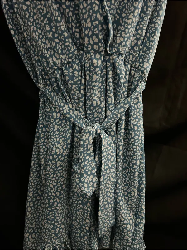 Cupshe Women’s Sleeveless Blue & White Floral Printed Tie-Waist Romper MD NWT - Image 8