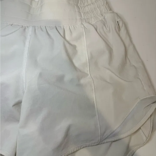 Lululemon Hotty Hot Hawaii Exclusive Pineapple Off White Lined Short 4" Inseam 2 - Image 4
