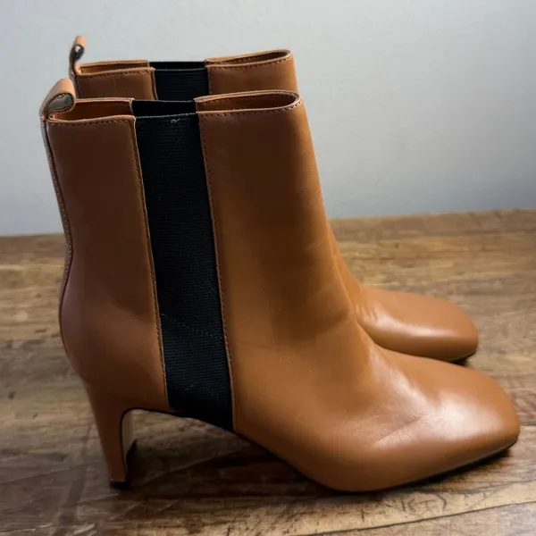 Calvin Klein Cassis Leather Ankle Chelsea Boots size 6.5 - Image 3