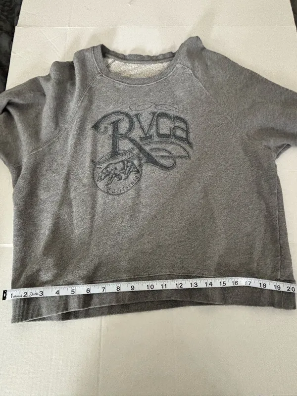 ⭐ Best option for Curtsy search: RVCA Gray Logo Crewneck Sweatshirt Size Small - Image 6