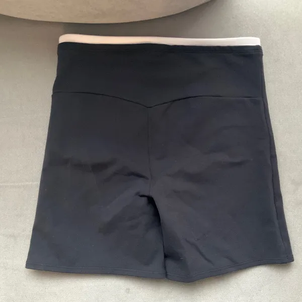 Alo Yoga 5" Airbrush Double Up Short Black/White Medium - Image 5