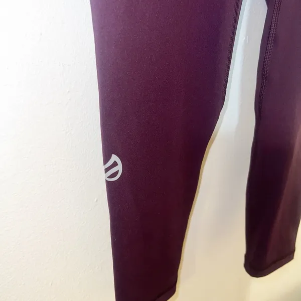 P’Tula maroon women’s new full length high rise crossover leggings - Image 4