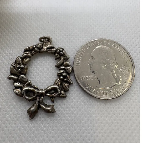 Vintage 925 Sterling Silver Christmas Wreath Holly Berry Charm Pendant 3.94g - Image 5