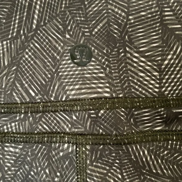 LULULEMON Cool To Street Crop Olive Green Palm - Image 10
