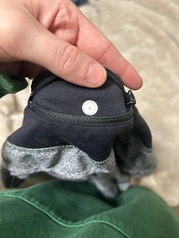 lululemon athletica Gray Micro-Print Shorts with Black Waistband - Image 3