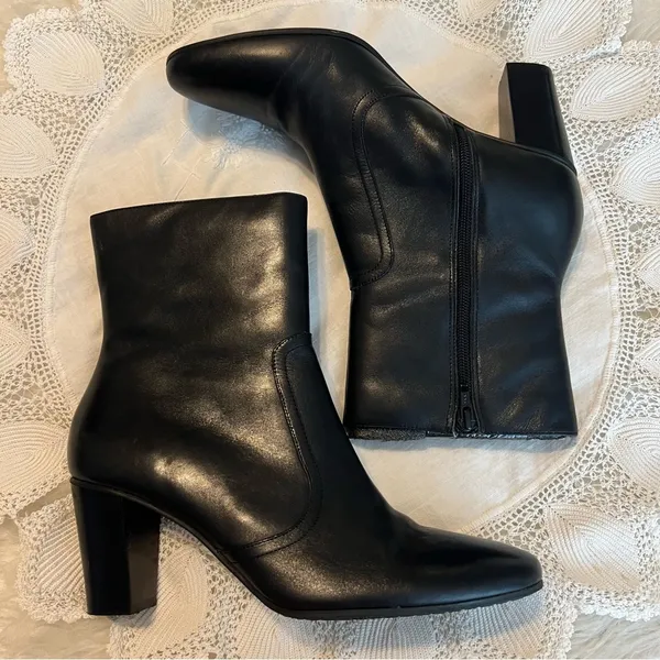 Bass Roma Black Leather 3” Heels Ankle Boots Booties Women’s Size 9 Professional - Image 2