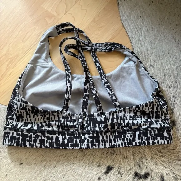 LULULEMON Energy Bra‎ In Urban Block Ice Grey Black Size 8 - Image 4