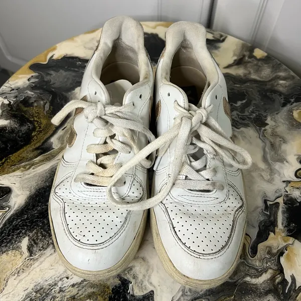Veja V10 White Rose Gold Sneaker - Image 4