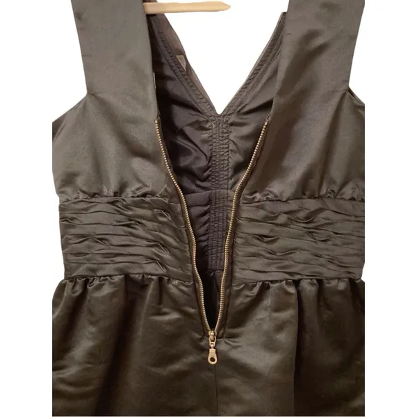 Castle Starr Elegant Black Silk V-Neck Mini Little Black Dress Size 6 EUC - Image 4