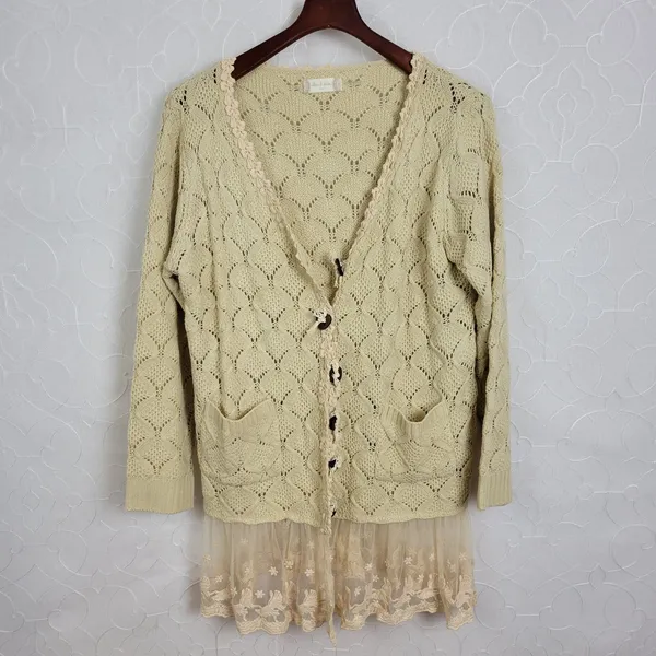 Altar'd State Womens Cardigan Size M/L Cream Lace Heart Wooden Buttons V Neck - Image 7