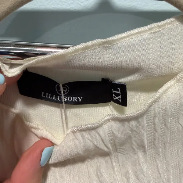 LILLUSORY Mock Neck Sleeveless Top Cream XL Minimalist Work‎ Office Casual - Image 2