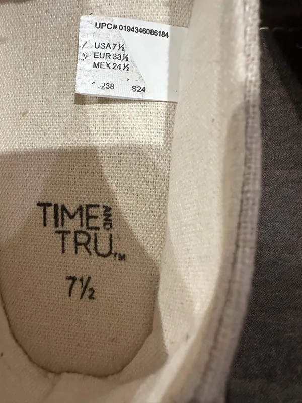 Time & Tru Slip on shoes - Image 4