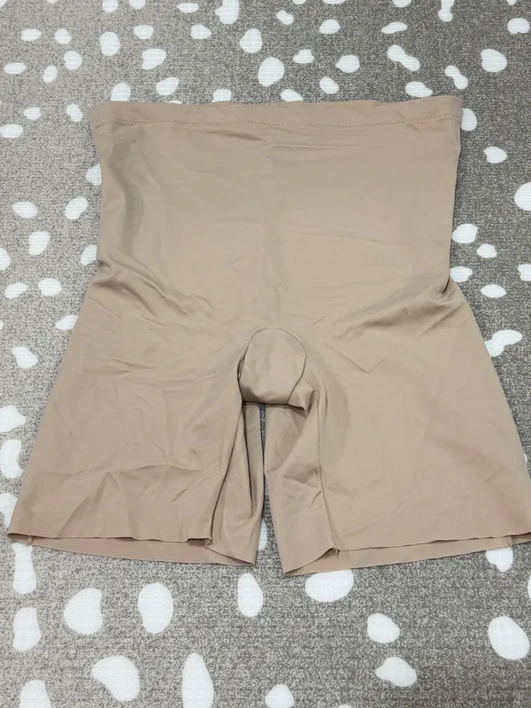 SPANX Shapewear nude beige high rise shorts mid thigh neutral sand assets - Image 2