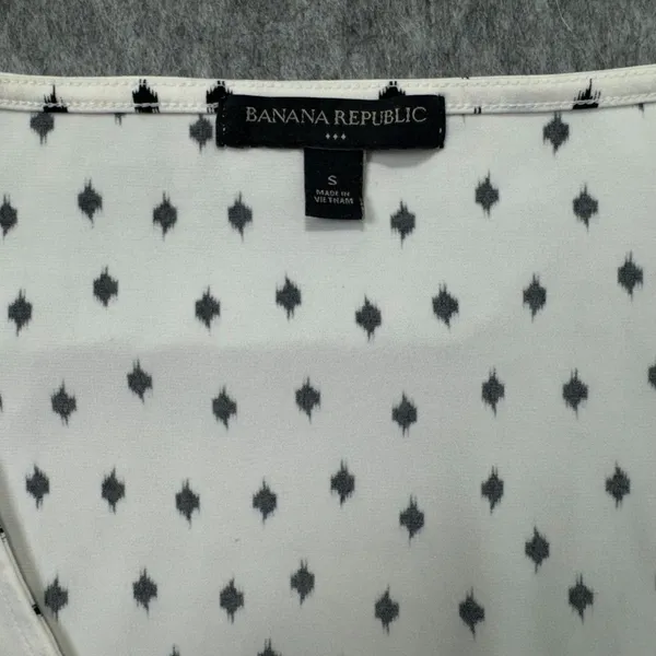 Banana Republic Women Top Sz S White Black Print Scoop Pleated Neck Sleeveless - Image 6