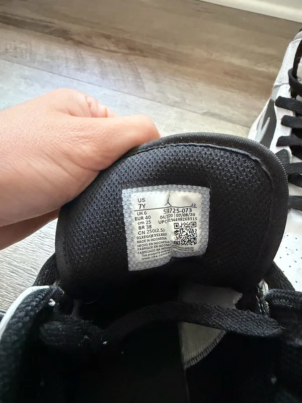 Nike Air Jordan Retro - Image 3