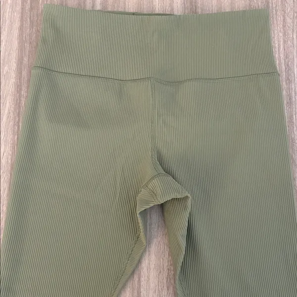 Athleta Elation Rib Tight 7/8 Leggings Ankle Size Large Women’s Sage Green - Image 4