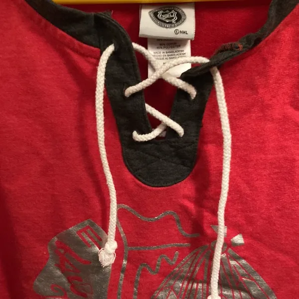 NHL Chicago blackhawks pull over lace up sweatshirt sz M GUC - Image 3