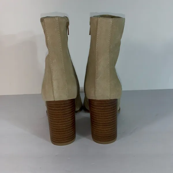Steve Madden Stable and Sand Suede Booties Block Heel Zip Up Size 7.5M READ - Image 5
