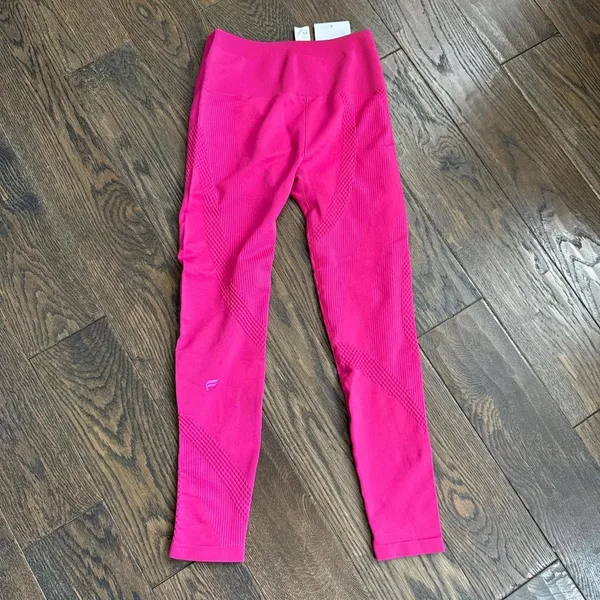 NWT‎ Fabletics Women's Pink Legging Size XS - Image 3