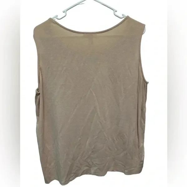 Liberty Garden beige laser cut pattern sleeveless top NWOT - Image 2