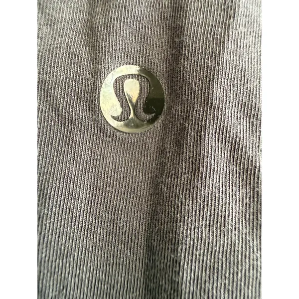 Lululemon Love Tee V Black Short Sleeve V-Neck Shirt Curved Hem Size‎ 4 - Image 3
