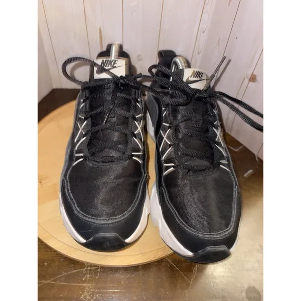 Nike Ryz 365- Women's‎ Sneaker - Size 9.5 Black White - Image 3
