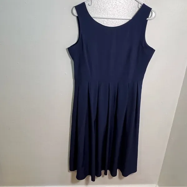 Women's Size XL Sleeveless Fit & Flare Dress Navy Blue Scoop Neck Pleated‎ Skirt - Image 2