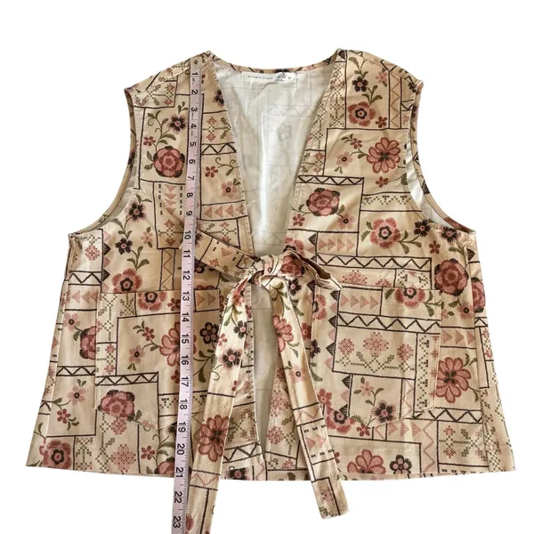 Altar'd State Floral Patchwork Tie Front Vest Women’s Medium Cottagecore Boho - Image 4