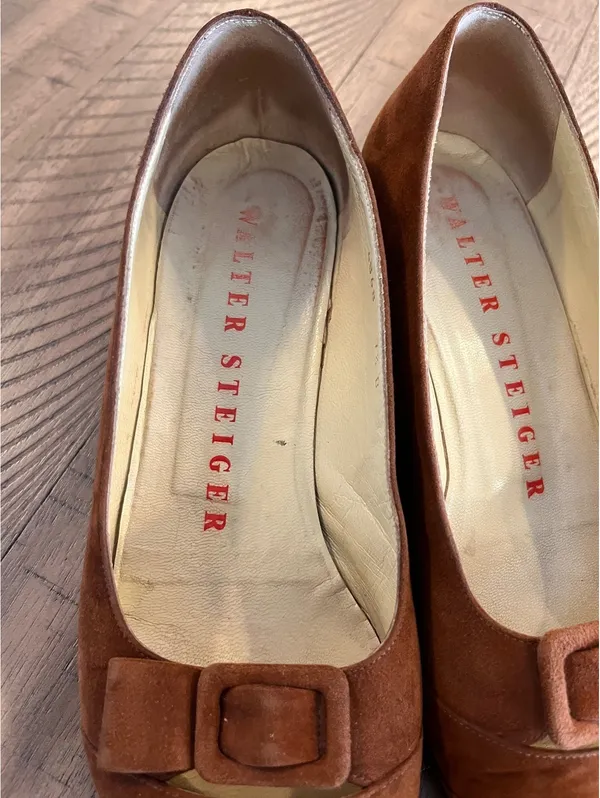 Vintage Walter Steiger Tan Suede Pointed Toe Buckle Pumps Size 7.5 Made in Italy - Image 8