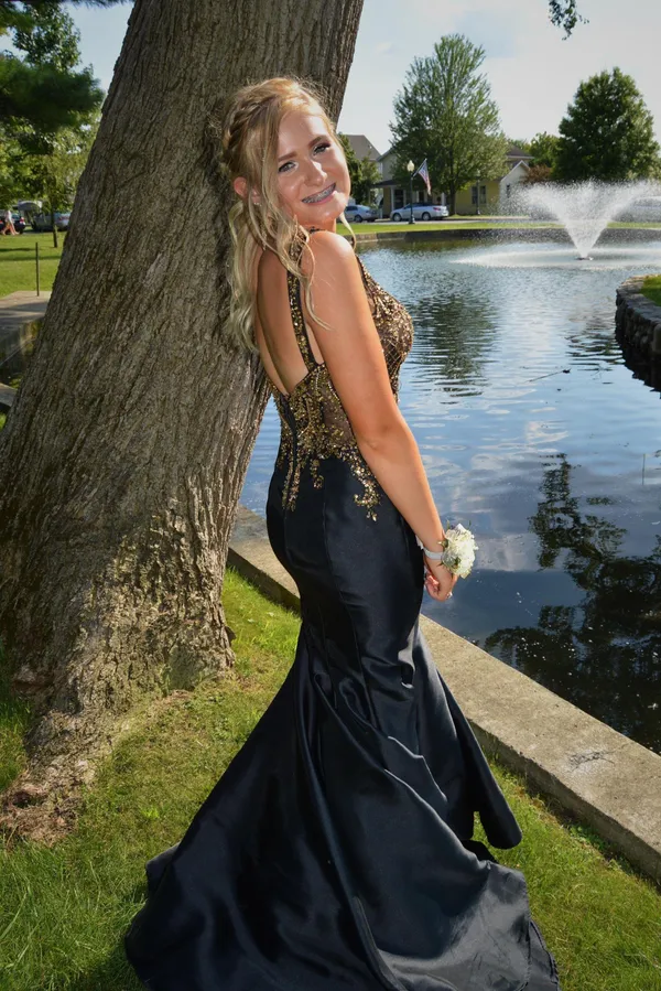 Sherri Hill Prom Dress - Image 3