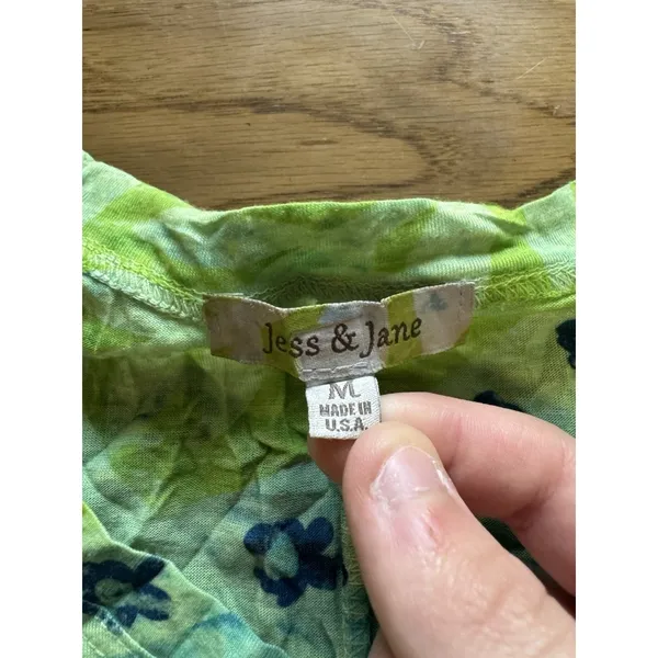Jess & Jane Shirt Women Size Medium Asymmetrical Green Floral Lightweight‎ Beach - Image 3