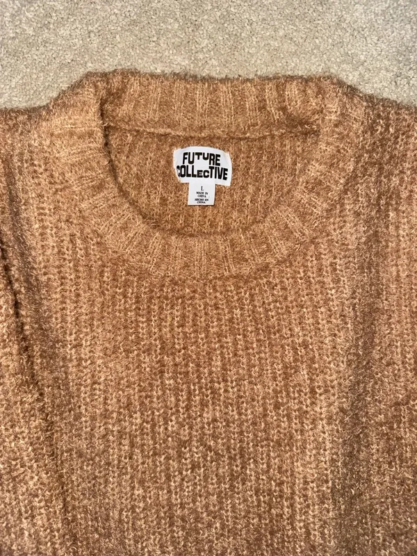 Target Women’s crewneck sweater - Image 2