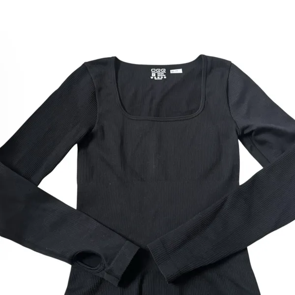 OQQ Women Black Ribbed Long Sleeve Jumpsuit Square Neck Thumbhole Medium | 24-17 - Image 2