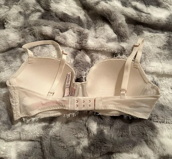 victoria’s secret white lace bra - Image 2