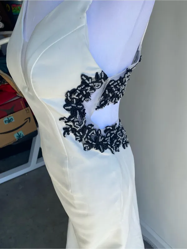 White floor length gown black beaded applique formal prom wedding Halloween - Image 6