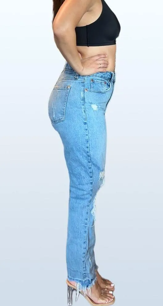 Abercrombie and Fitch Curve Love High Rise Mom Jean, Size 27 (4) Regular - Image 3