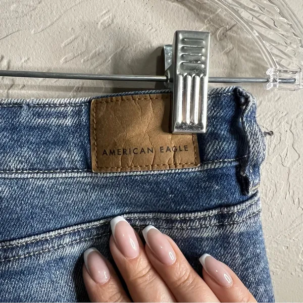 American Eagle Stretch Hi‎ Rise Ripped Distressed Mom Jeans - Image 12