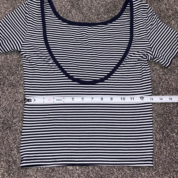 Dazy x StarSeries white & black horizontal striped top in size M. - Image 5