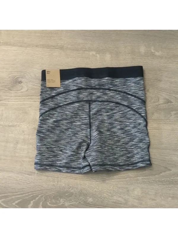 Nike pro Dri fit tight fit shorts size medium - Image 7
