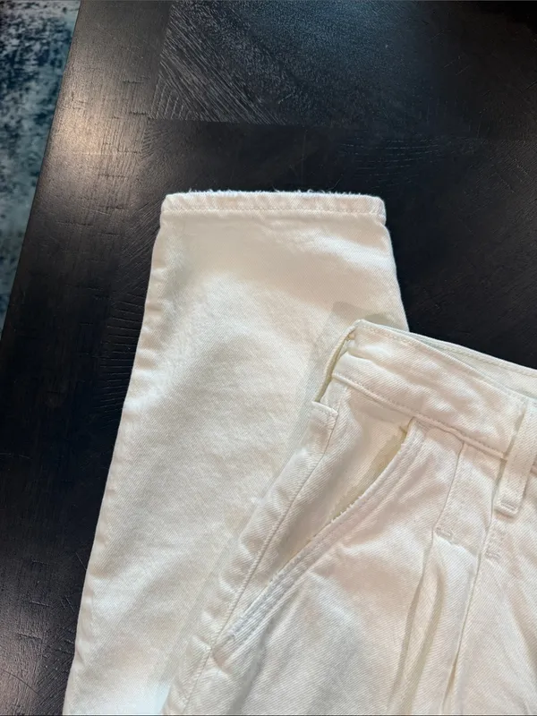 Abercrombie & Fitch White Pleated Chinos - Image 4
