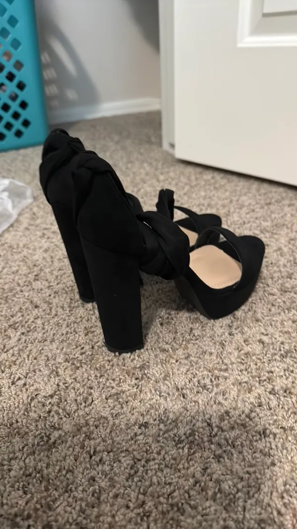 Heels Black Size 7.5 - Image 3