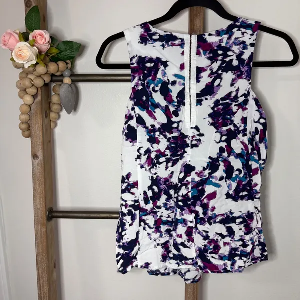 Olive and Oak Abstract Print Purple Blue White Sleeveless Blouse Size Medium - Image 4