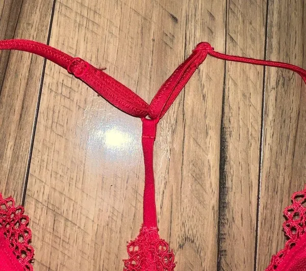 red victoria’s secret bralette - Image 4